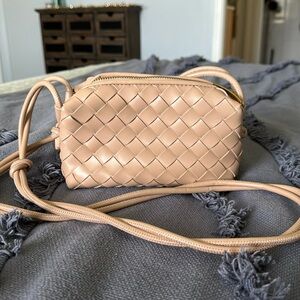 Woven crossbody bag